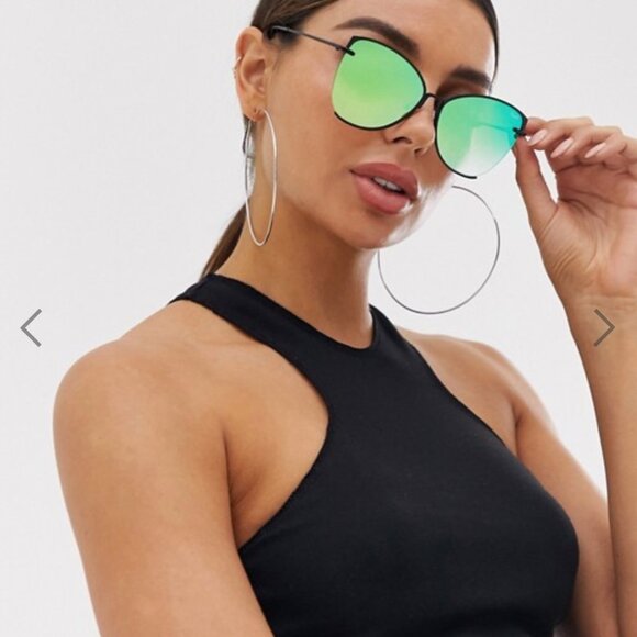 ❤️SOLD❤️ QUAY // ltd ed nabilla collab black butterfly frame blue green sunnies - Picture 7 of 14